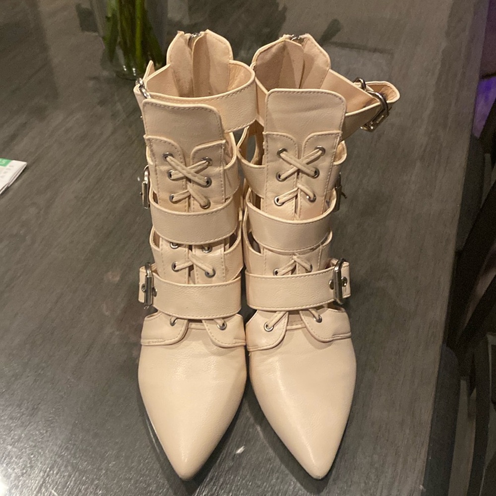 Super cute sandal boots - gently used once 🩷🖤🩷